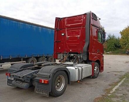 Красный Мерседес Актрос, объемом двигателя 12.81 л и пробегом 905 тыс. км за 23700 $, фото 2 на Automoto.ua