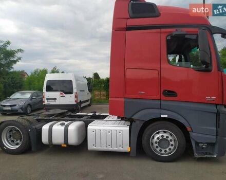 Красный Мерседес Актрос, объемом двигателя 12.8 л и пробегом 925 тыс. км за 23757 $, фото 18 на Automoto.ua