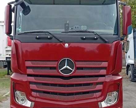 Красный Мерседес Актрос, объемом двигателя 12.81 л и пробегом 905 тыс. км за 23700 $, фото 4 на Automoto.ua