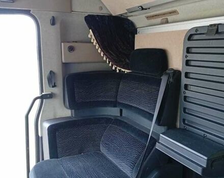 Красный Мерседес Актрос, объемом двигателя 12.81 л и пробегом 905 тыс. км за 23700 $, фото 9 на Automoto.ua