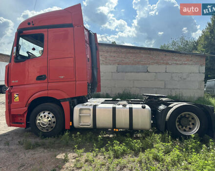 Красный Мерседес Актрос, объемом двигателя 10.8 л и пробегом 731 тыс. км за 24000 $, фото 3 на Automoto.ua