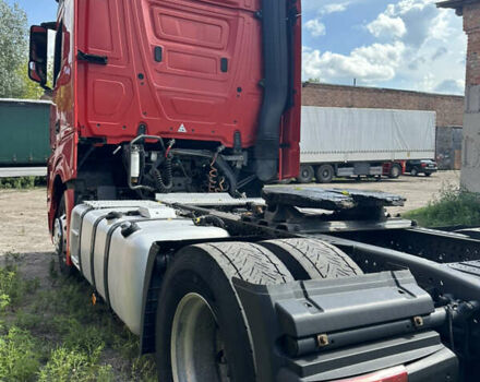 Красный Мерседес Актрос, объемом двигателя 10.8 л и пробегом 731 тыс. км за 24000 $, фото 4 на Automoto.ua