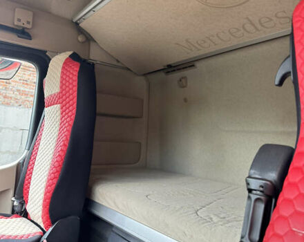 Красный Мерседес Актрос, объемом двигателя 10.8 л и пробегом 731 тыс. км за 24000 $, фото 14 на Automoto.ua