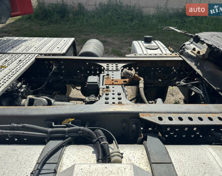 Красный Мерседес Актрос, объемом двигателя 10.8 л и пробегом 731 тыс. км за 24000 $, фото 10 на Automoto.ua