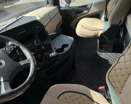 Красный Мерседес Актрос, объемом двигателя 10.7 л и пробегом 808 тыс. км за 18400 $, фото 8 на Automoto.ua