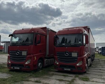 Червоний Мерседес Актрос, об'ємом двигуна 0 л та пробігом 982 тис. км за 34900 $, фото 5 на Automoto.ua