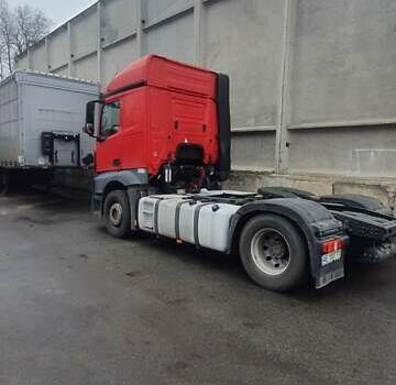 Червоний Мерседес Актрос, об'ємом двигуна 11 л та пробігом 1 тис. км за 20000 $, фото 11 на Automoto.ua