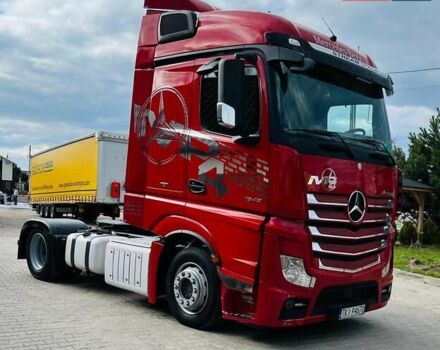 Красный Мерседес Актрос, объемом двигателя 0 л и пробегом 950 тыс. км за 15000 $, фото 1 на Automoto.ua