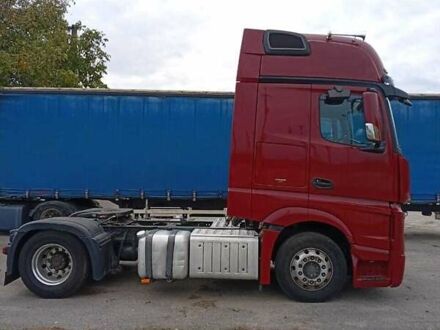 Красный Мерседес Актрос, объемом двигателя 12.81 л и пробегом 905 тыс. км за 23700 $, фото 1 на Automoto.ua