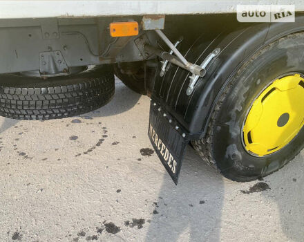 Желтый Мерседес Актрос, объемом двигателя 11.9 л и пробегом 700 тыс. км за 11000 $, фото 5 на Automoto.ua