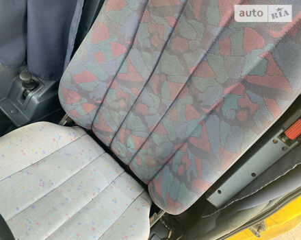 Желтый Мерседес Актрос, объемом двигателя 11.9 л и пробегом 700 тыс. км за 11000 $, фото 9 на Automoto.ua