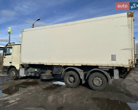 Жовтий Мерседес Актрос, об'ємом двигуна 11.95 л та пробігом 2 тис. км за 12500 $, фото 4 на Automoto.ua