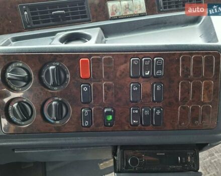 Желтый Мерседес Актрос, объемом двигателя 11.95 л и пробегом 2 тыс. км за 16000 $, фото 15 на Automoto.ua