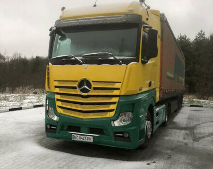 Мерседес Актрос 2013 в Львове на Automoto.ua Желтый Мерседес Актрос, объемом двигателя 12.9 л и пробегом 695 тыс. км за 25999 $, фото 10 на Automoto.ua