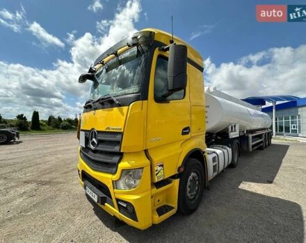 Мерседес Актрос 2013 в Киеве на Automoto.ua Желтый Мерседес Актрос, объемом двигателя 12.8 л и пробегом 973 тыс. км за 14500 $, фото 1 на Automoto.ua