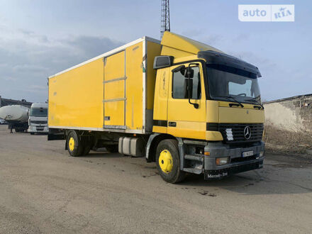 Желтый Мерседес Актрос, объемом двигателя 11.9 л и пробегом 700 тыс. км за 11000 $, фото 1 на Automoto.ua