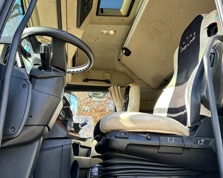 Серый Мерседес Актрос, объемом двигателя 12.81 л и пробегом 1 тыс. км за 25900 $, фото 18 на Automoto.ua