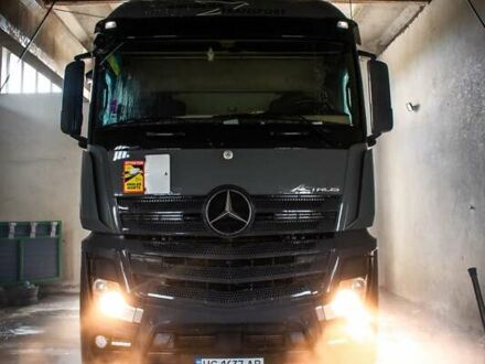 Серый Мерседес Актрос, объемом двигателя 12.8 л и пробегом 1 тыс. км за 19000 $, фото 1 на Automoto.ua