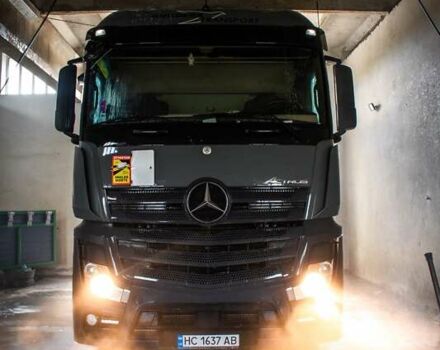 Серый Мерседес Актрос, объемом двигателя 12.8 л и пробегом 1 тыс. км за 19000 $, фото 1 на Automoto.ua