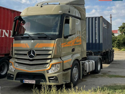 Серый Мерседес Актрос, объемом двигателя 10.68 л и пробегом 806 тыс. км за 26550 $, фото 1 на Automoto.ua