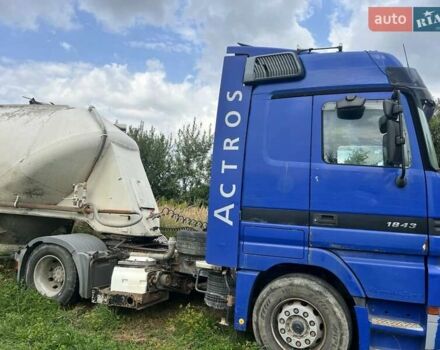 Синий Мерседес Актрос, объемом двигателя 12 л и пробегом 1000 тыс. км за 9900 $, фото 5 на Automoto.ua