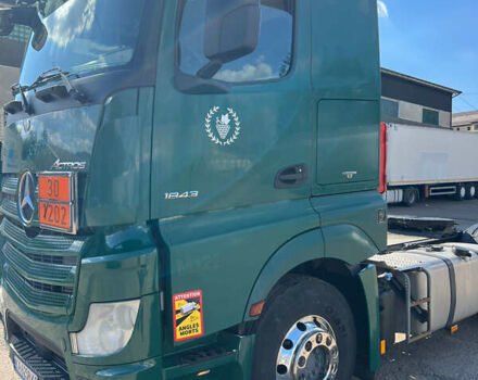 Зеленый Мерседес Актрос, объемом двигателя 10.68 л и пробегом 615 тыс. км за 23777 $, фото 3 на Automoto.ua