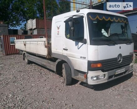 Белый Мерседес Атего, объемом двигателя 4.3 л и пробегом 300 тыс. км за 15900 $, фото 6 на Automoto.ua