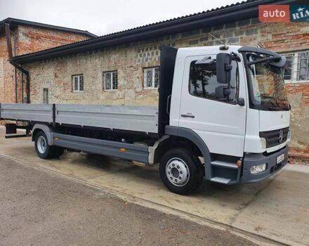 Белый Мерседес Атего, объемом двигателя 4.3 л и пробегом 481 тыс. км за 26500 $, фото 3 на Automoto.ua
