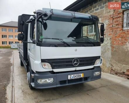 Белый Мерседес Атего, объемом двигателя 4.3 л и пробегом 481 тыс. км за 26500 $, фото 4 на Automoto.ua