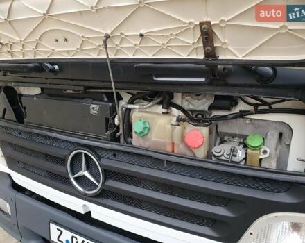 Белый Мерседес Атего, объемом двигателя 4.3 л и пробегом 481 тыс. км за 26500 $, фото 26 на Automoto.ua
