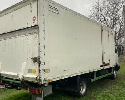 Белый Мерседес Атего, объемом двигателя 4.2 л и пробегом 535 тыс. км за 10500 $, фото 4 на Automoto.ua