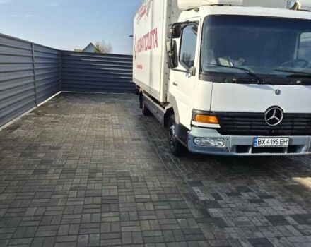 Белый Мерседес Атего, объемом двигателя 4.3 л и пробегом 700 тыс. км за 9000 $, фото 1 на Automoto.ua