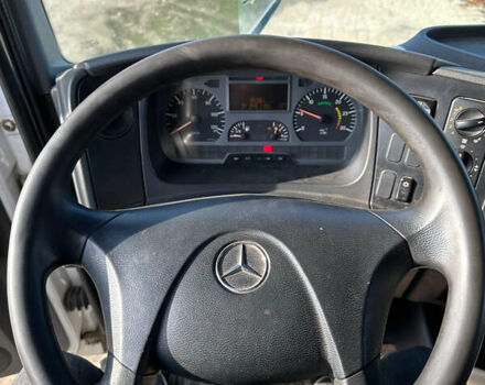 Белый Мерседес Атего, объемом двигателя 4.25 л и пробегом 935 тыс. км за 13999 $, фото 9 на Automoto.ua