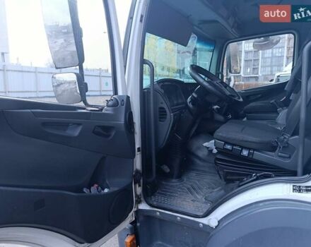 Белый Мерседес Атего, объемом двигателя 5.13 л и пробегом 320 тыс. км за 30000 $, фото 4 на Automoto.ua