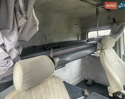 Белый Мерседес Атего, объемом двигателя 6 л и пробегом 395 тыс. км за 12200 $, фото 3 на Automoto.ua