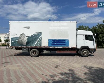 Белый Мерседес Атего, объемом двигателя 5.96 л и пробегом 400 тыс. км за 13500 $, фото 3 на Automoto.ua