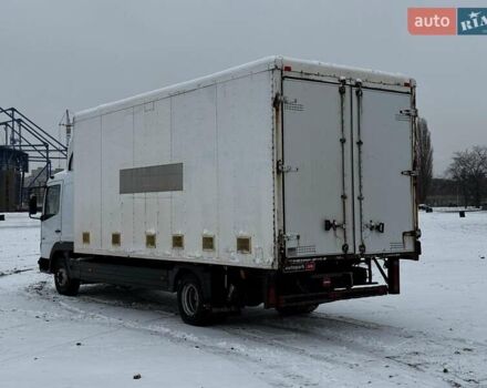 Белый Мерседес Атего, объемом двигателя 4.2 л и пробегом 842 тыс. км за 9990 $, фото 7 на Automoto.ua