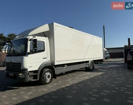 Белый Мерседес Атего, объемом двигателя 0 л и пробегом 197 тыс. км за 40850 $, фото 2 на Automoto.ua