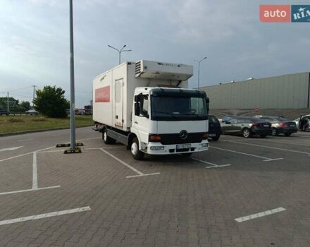 Белый Мерседес Атего, объемом двигателя 4.2 л и пробегом 130 тыс. км за 11500 $, фото 1 на Automoto.ua