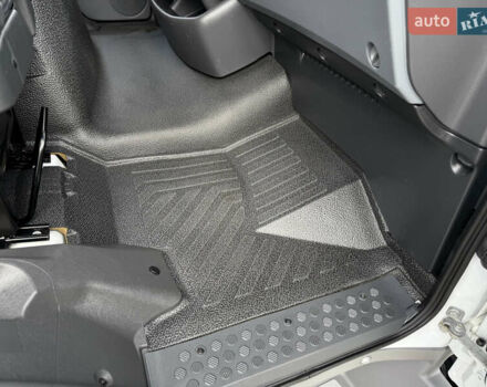 Мерседес Атего 2013 в Харькове на Automoto.ua Белый Мерседес Атего, объемом двигателя 4.3 л и пробегом 318 тыс. км за 34800 $, фото 38 на Automoto.ua