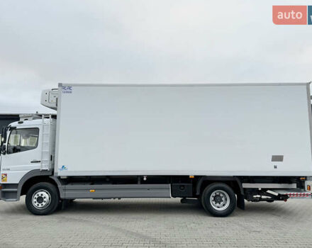 Белый Мерседес Атего, объемом двигателя 4.3 л и пробегом 95 тыс. км за 42500 $, фото 2 на Automoto.ua