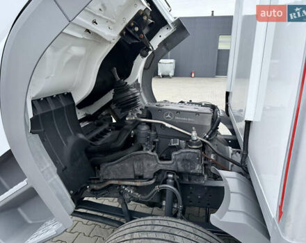 Белый Мерседес Атего, объемом двигателя 4.3 л и пробегом 95 тыс. км за 42500 $, фото 76 на Automoto.ua