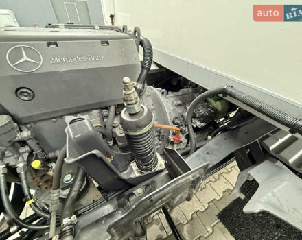 Белый Мерседес Атего, объемом двигателя 4.8 л и пробегом 354 тыс. км за 38800 $, фото 80 на Automoto.ua