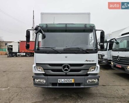 Белый Мерседес Атего, объемом двигателя 2 л и пробегом 550 тыс. км за 31900 $, фото 1 на Automoto.ua