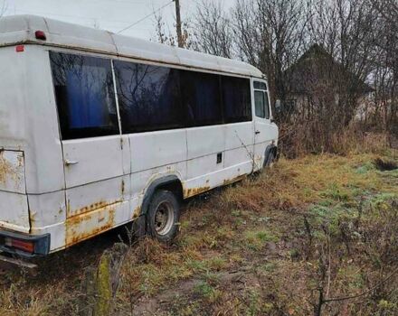 Білий Мерседес Атего, об'ємом двигуна 0 л та пробігом 300 тис. км за 3500 $, фото 2 на Automoto.ua