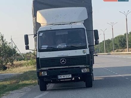 Белый Мерседес Атего, объемом двигателя 5.96 л и пробегом 750 тыс. км за 6000 $, фото 1 на Automoto.ua