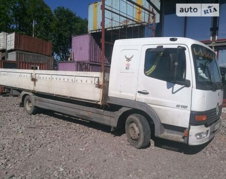 Белый Мерседес Атего, объемом двигателя 4.3 л и пробегом 300 тыс. км за 15900 $, фото 1 на Automoto.ua