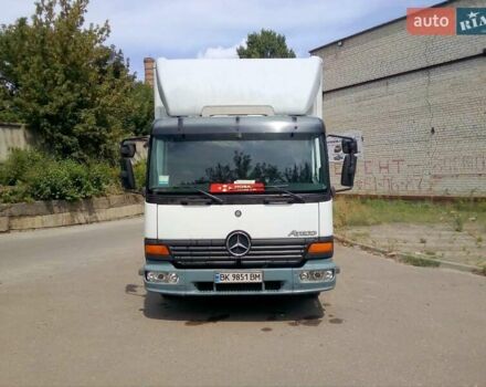 Белый Мерседес Атего, объемом двигателя 4.2 л и пробегом 850 тыс. км за 17900 $, фото 1 на Automoto.ua