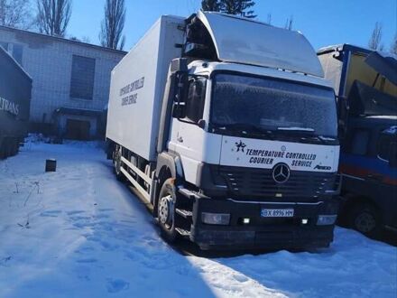 Белый Мерседес Атего, объемом двигателя 6.37 л и пробегом 800 тыс. км за 18000 $, фото 1 на Automoto.ua