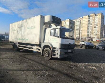 Белый Мерседес Атего, объемом двигателя 6.4 л и пробегом 665 тыс. км за 22000 $, фото 1 на Automoto.ua